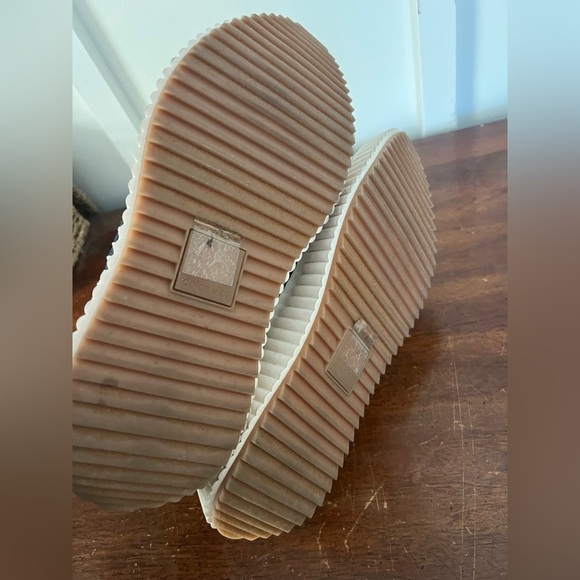 Dolce Vita Dolden sneakers size 7.5 in excellent condition blue and cream - Picture 7 of 8